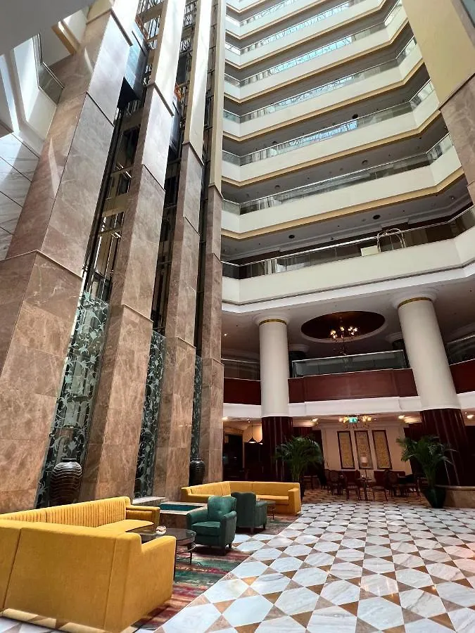 City Seasons Suites Dubai 4*,
