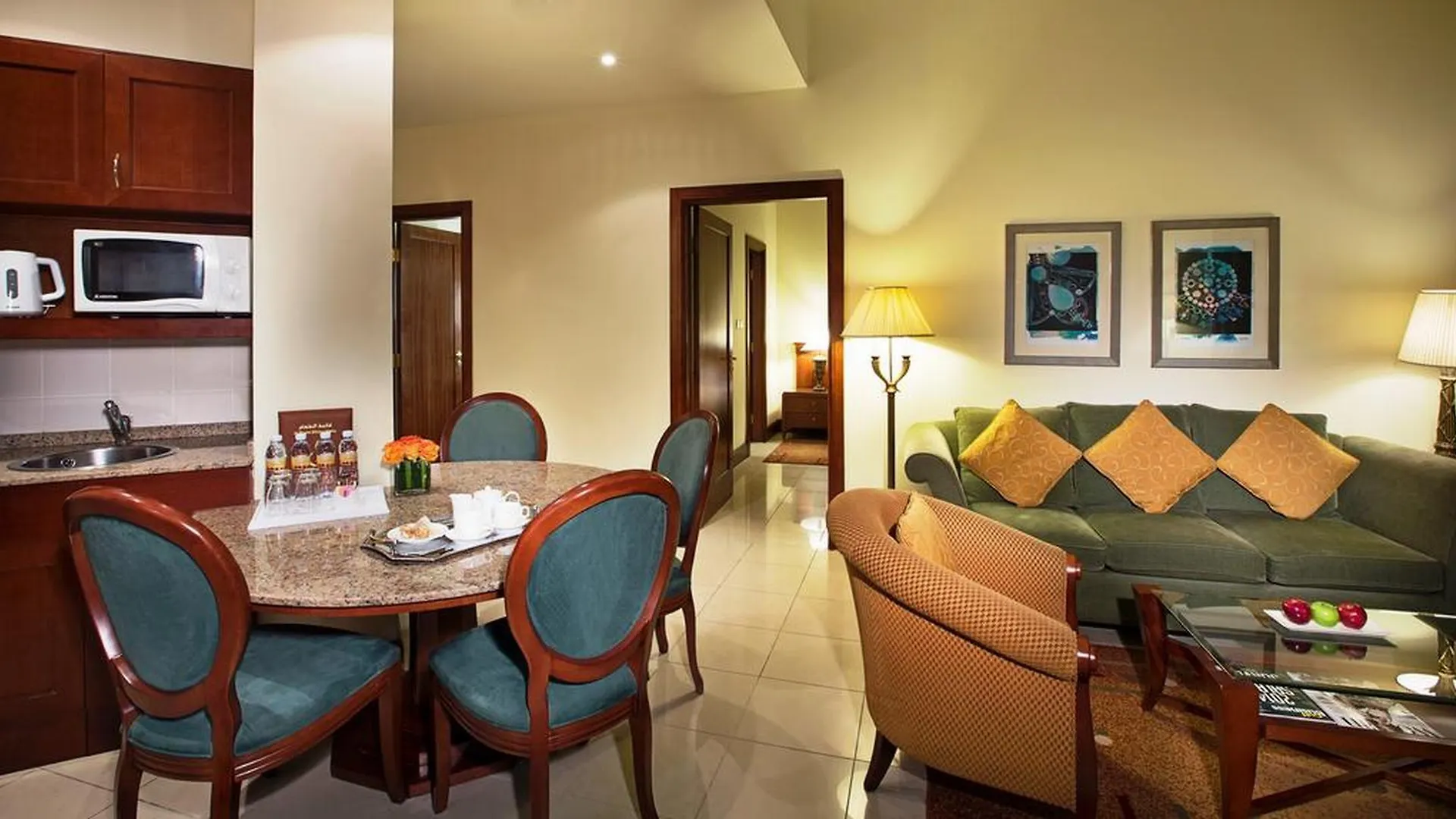 City Seasons Suites Dubai Lejlighedshotel