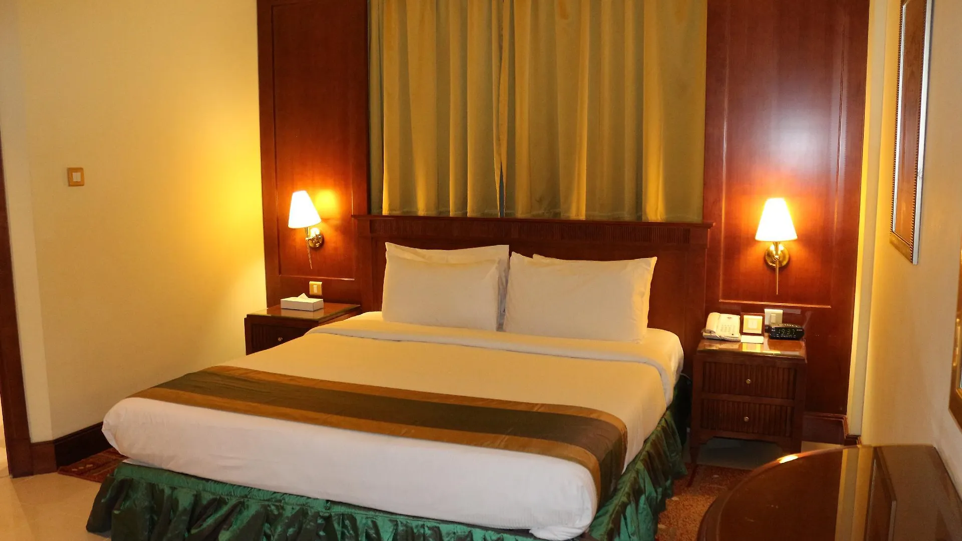 City Seasons Suites Dubai 4*,  Forenede Arabiske Emirater