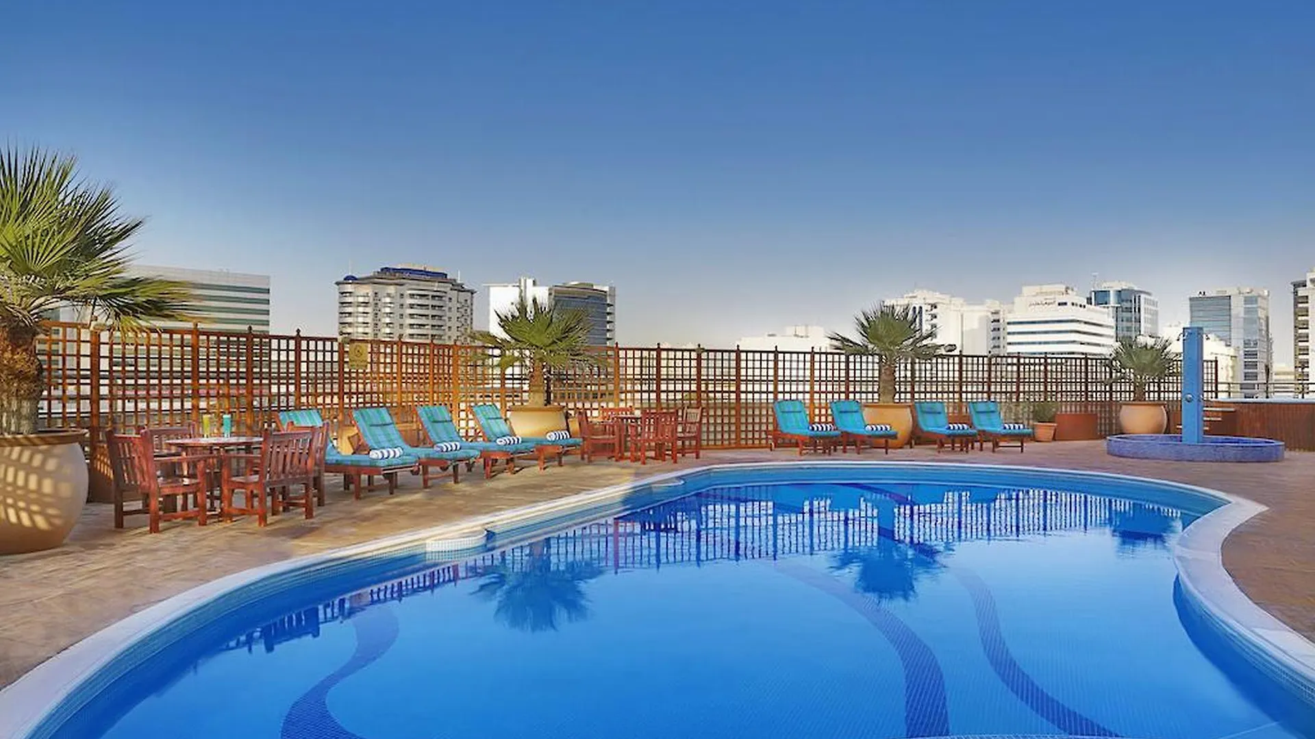 City Seasons Suites Dubai Lejlighedshotel