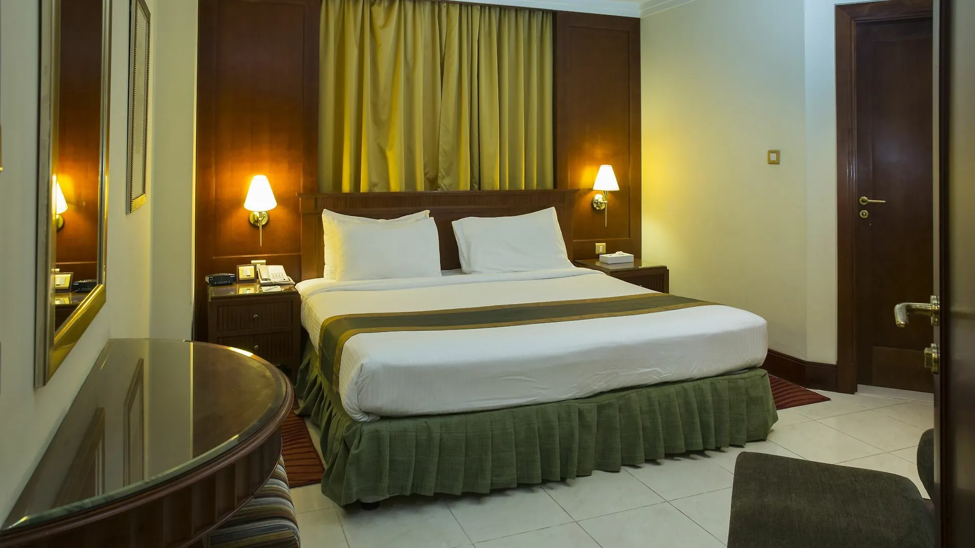 City Seasons Suites Dubai Forenede Arabiske Emirater