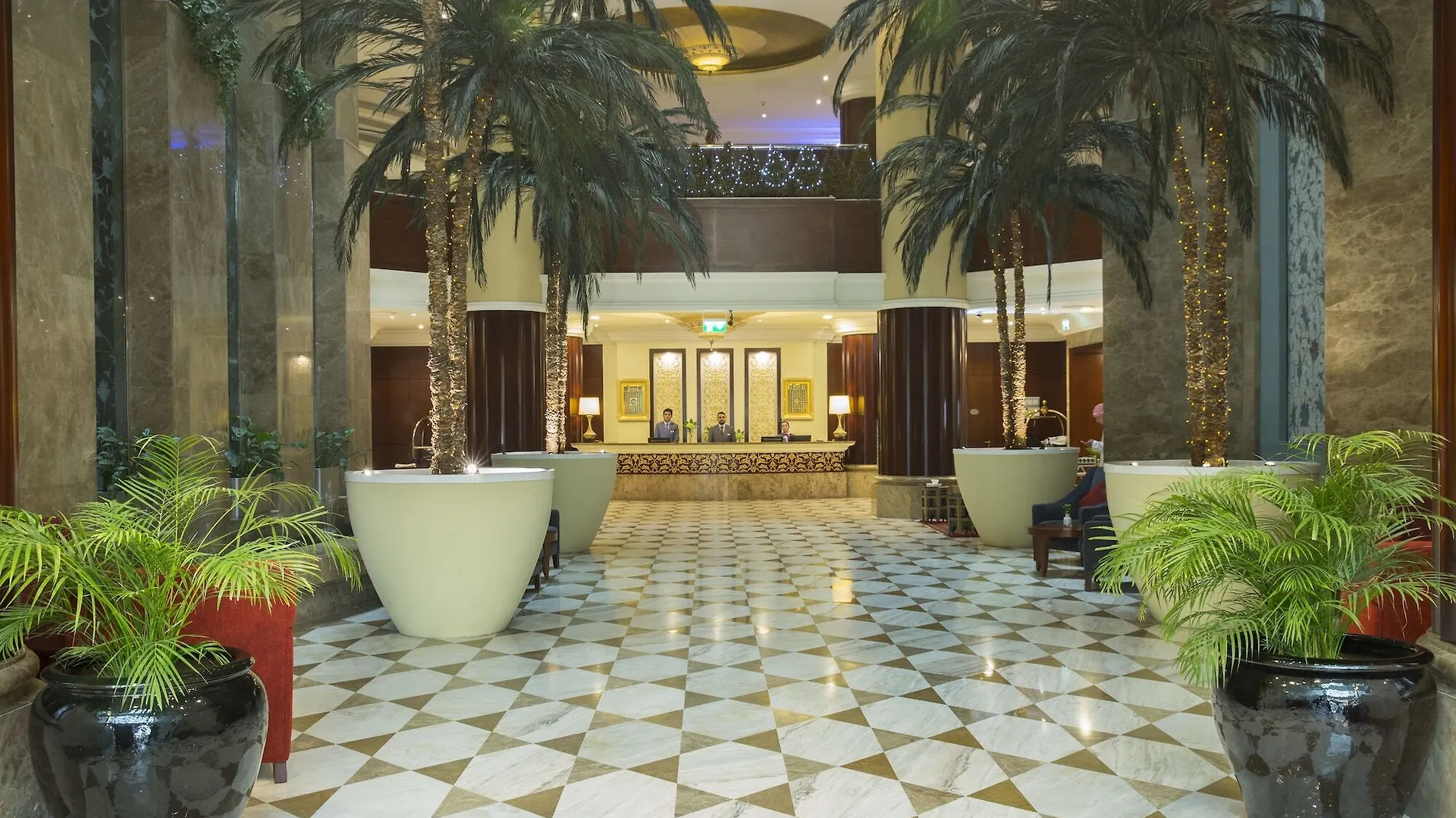 City Seasons Suites Dubai 4*,