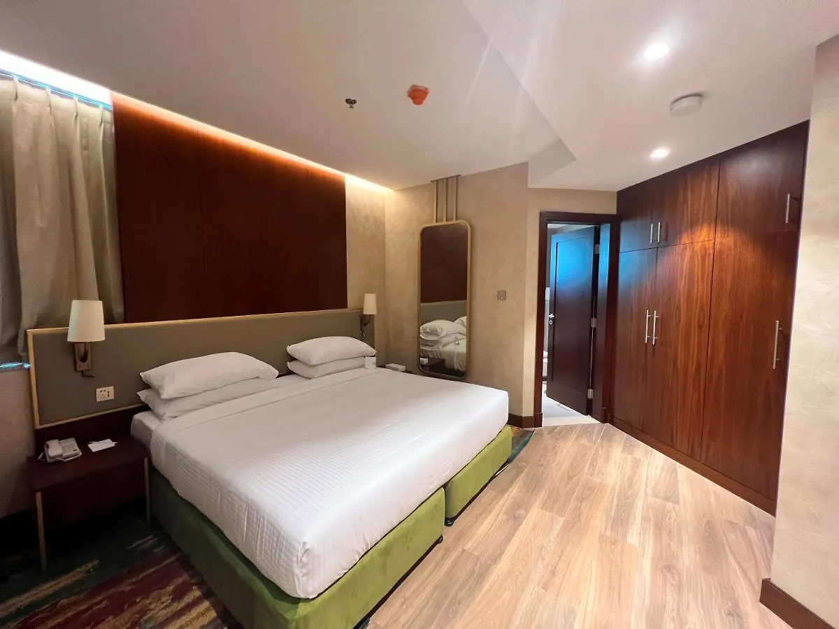 City Seasons Suites Dubai 4*,