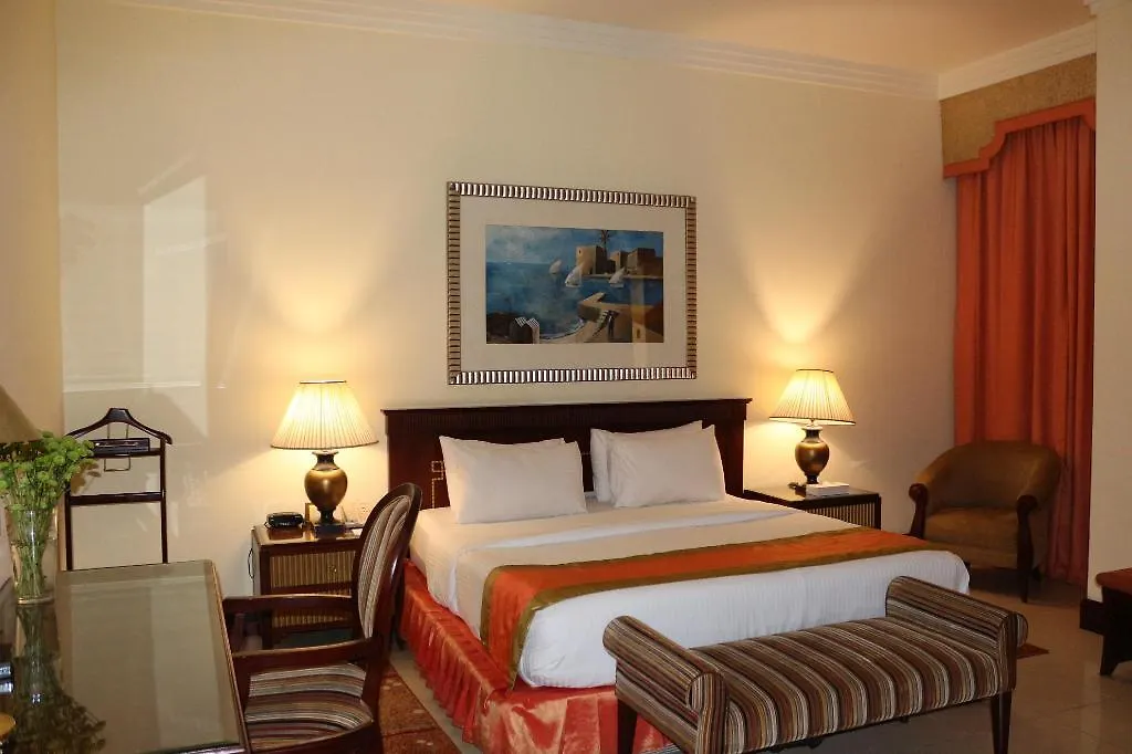 City Seasons Suites Dubai Aparthotel